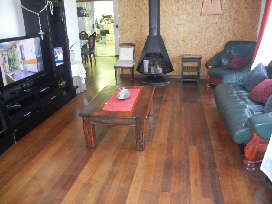 9 Bedroom Property for Sale in Sunnyridge Eastern Cape